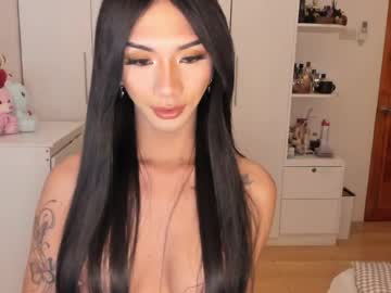 lily_cums01