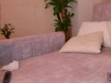mia_white11