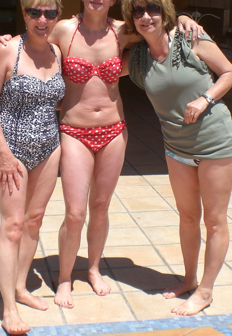 British girls showing their sexy legs — 56
