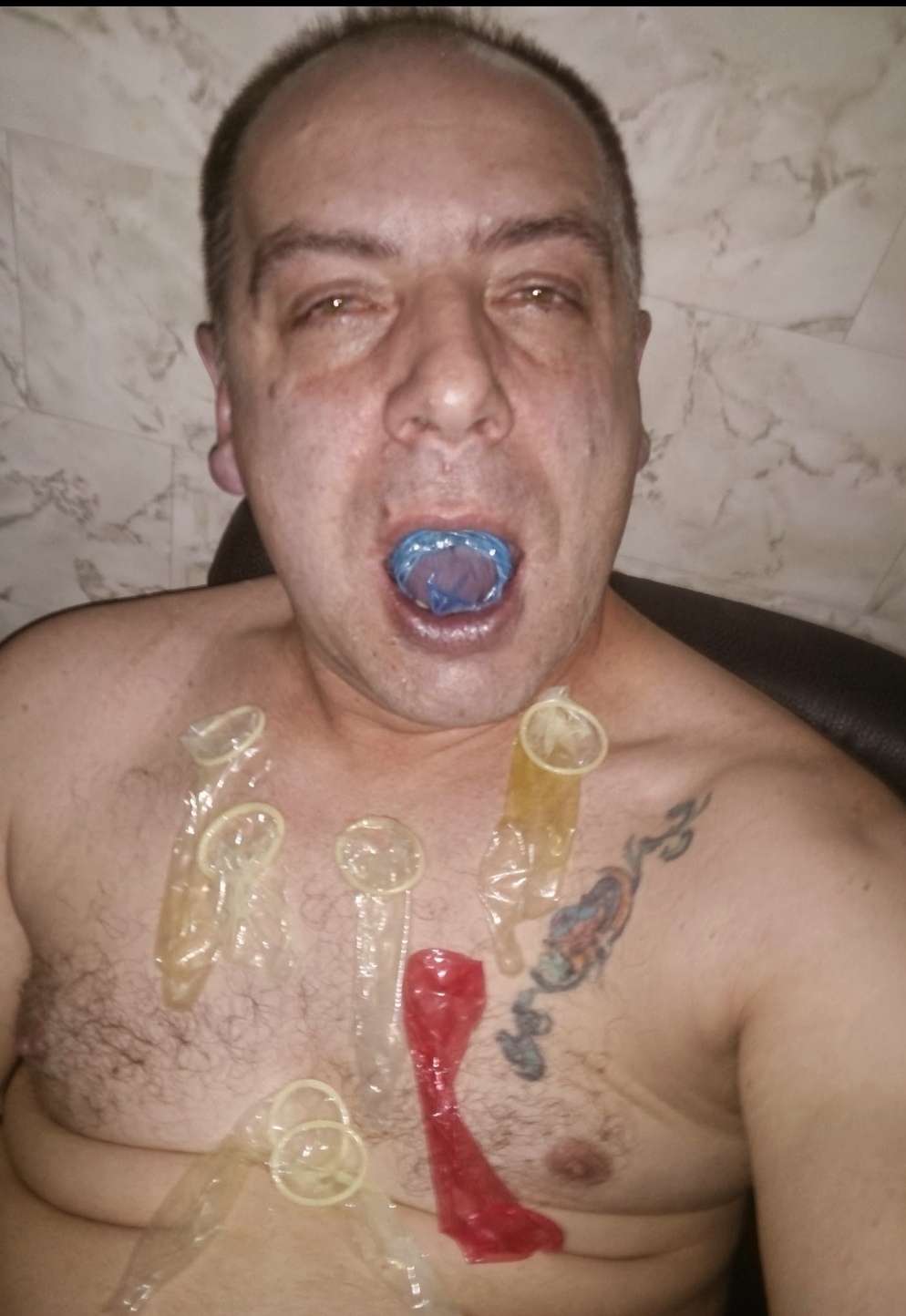 Im Sperma und Poppers Rausch Sperma schlucken — 8