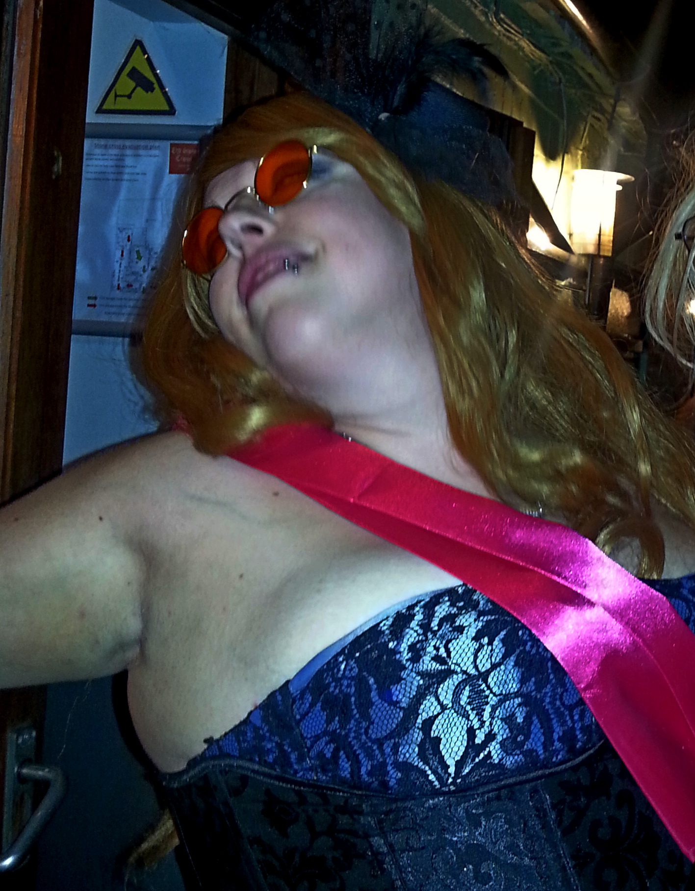 British UK girls showing sexy shaven armpits — 44