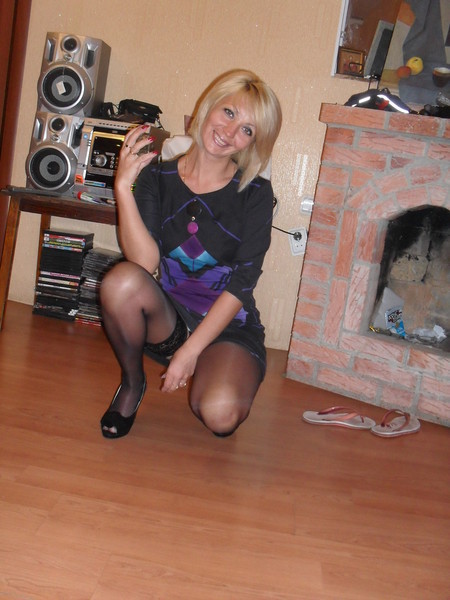 bonde milf with small tits — 26