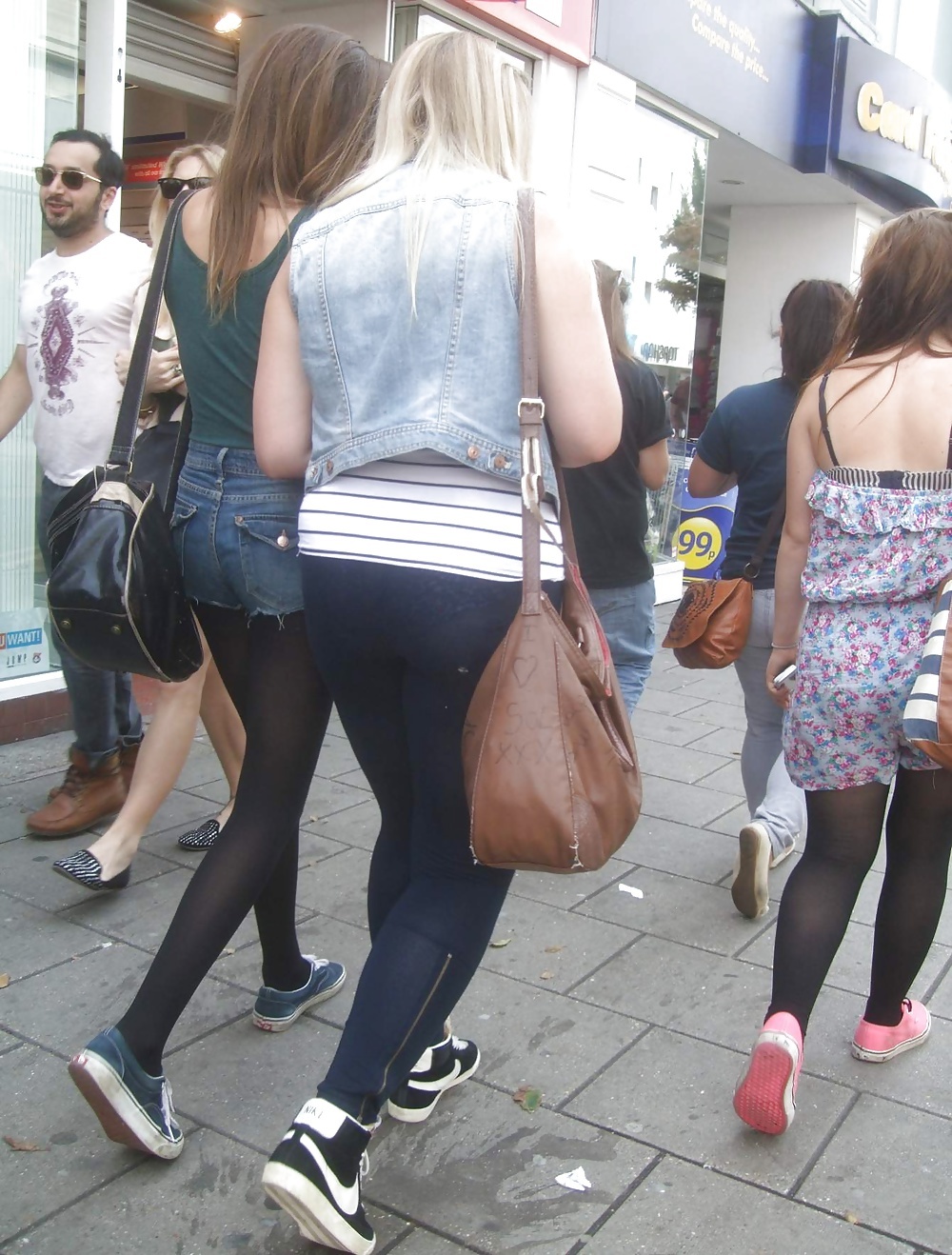 Street/public pantyhose 02 — 41
