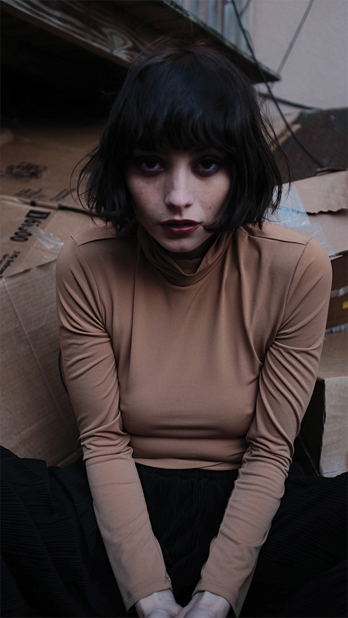 Stunning Celebrities With Bangs!!!! — 14