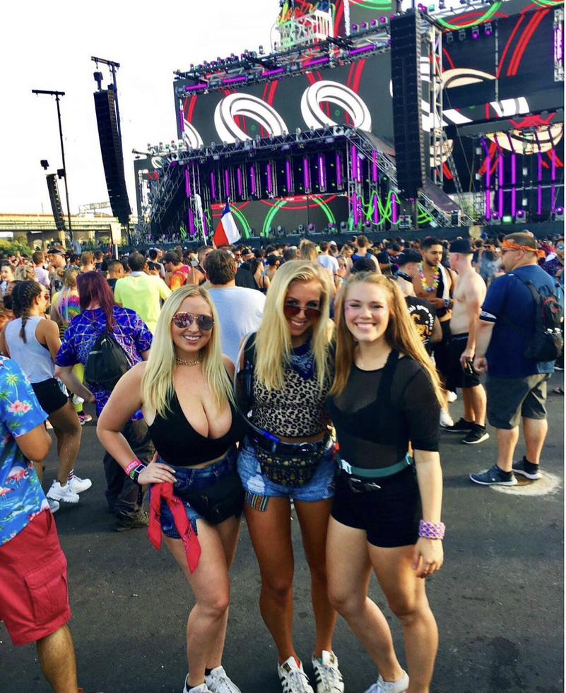 Raver/ Emo/ Goth/ E-Girl — 7