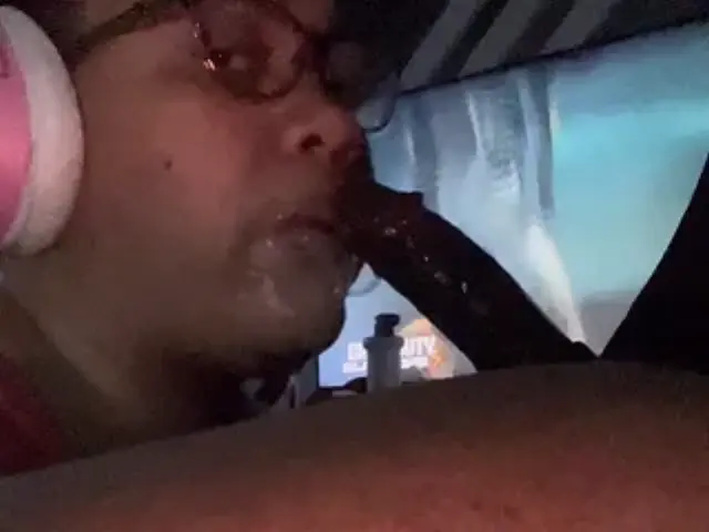 Nerdy Gamer deep throats dick